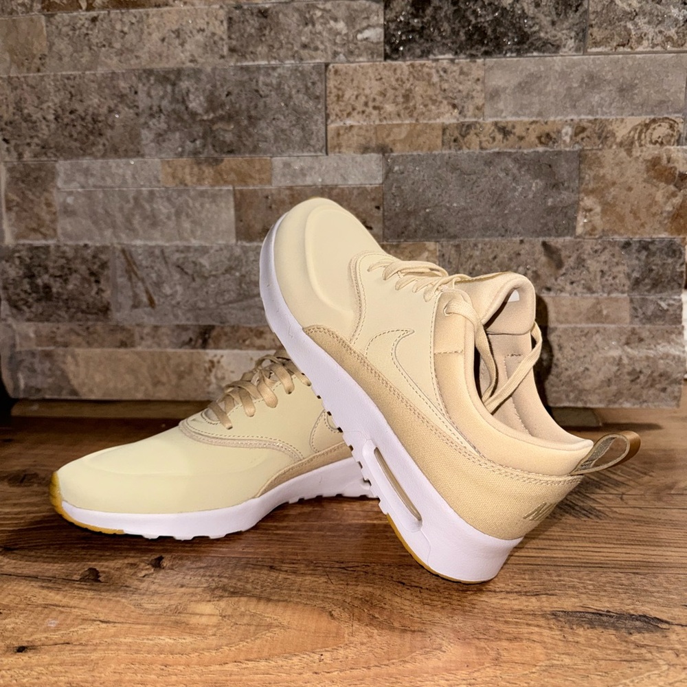 Nike Air Max Thea- Brand New- Premium Leather Womans